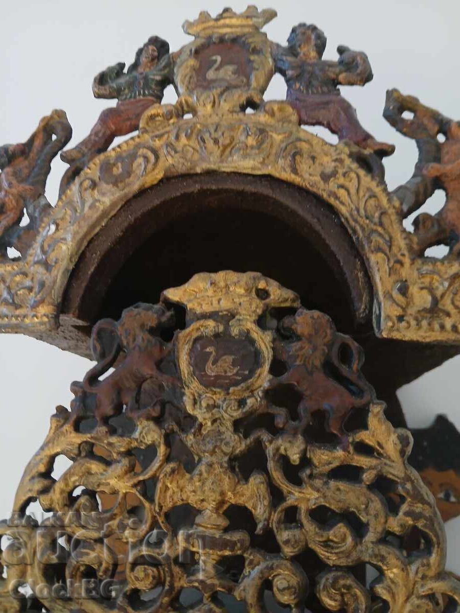 Ceas de perete tip scaun, anul 1878 cu preț € 600.00 | 1173.50 BGN Ceas de perete tip scaun, anul 1878 cu preț € 600.00 | 1173.50 BGN