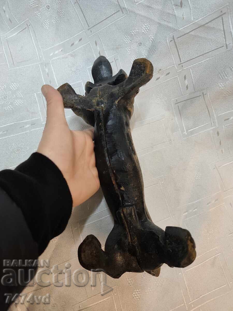 Παλιά, στιβαρή, μαντεμένια σκαλιστήρα παπουτσιών σκύλος 1900 - 6 Παλιά, στιβαρή, μαντεμένια σκαλιστήρα παπουτσιών σκύλος 1900 - 6