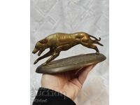 Χάλκινο γλυπτό αγωνιστικού λαγωνικού