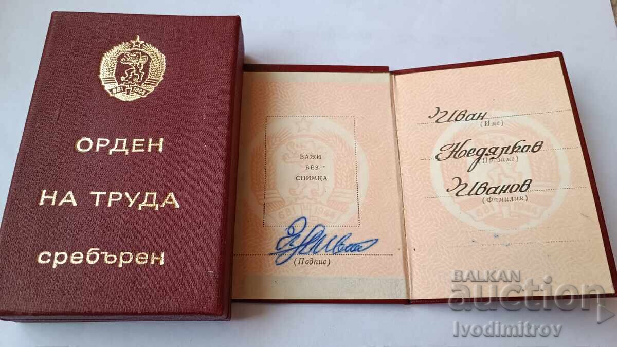 Livrarea Ordinul Muncii Argint cu carnet de ordin Livrarea Ordinul Muncii Argint cu carnet de ordin
