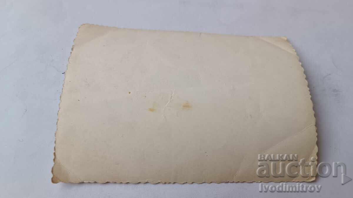 Δημοπρασία Φωτογραφία Σόφια Άνδρες μπροστά από παρατεταγμένα ρετρό φορτηγά