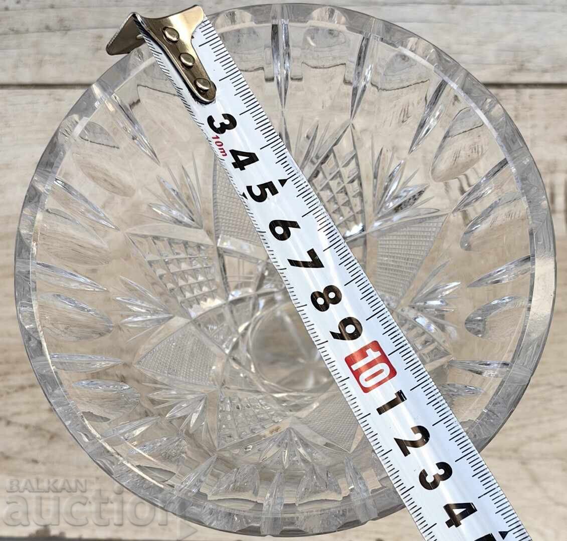 Livrarea VAZĂ DE CRISTAL VECHI