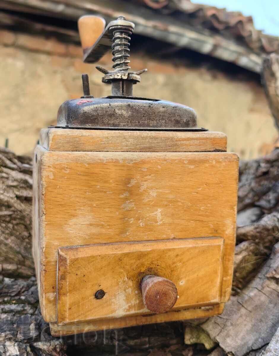 СТАРА МЕЛНИЧКА МЕЛНИЦА НЕРАБОТЕЩА ЗА ИНТЕРИОР УКРАСА ДЕКОРАЦ с цена € 13.00 | 25.43 лв.