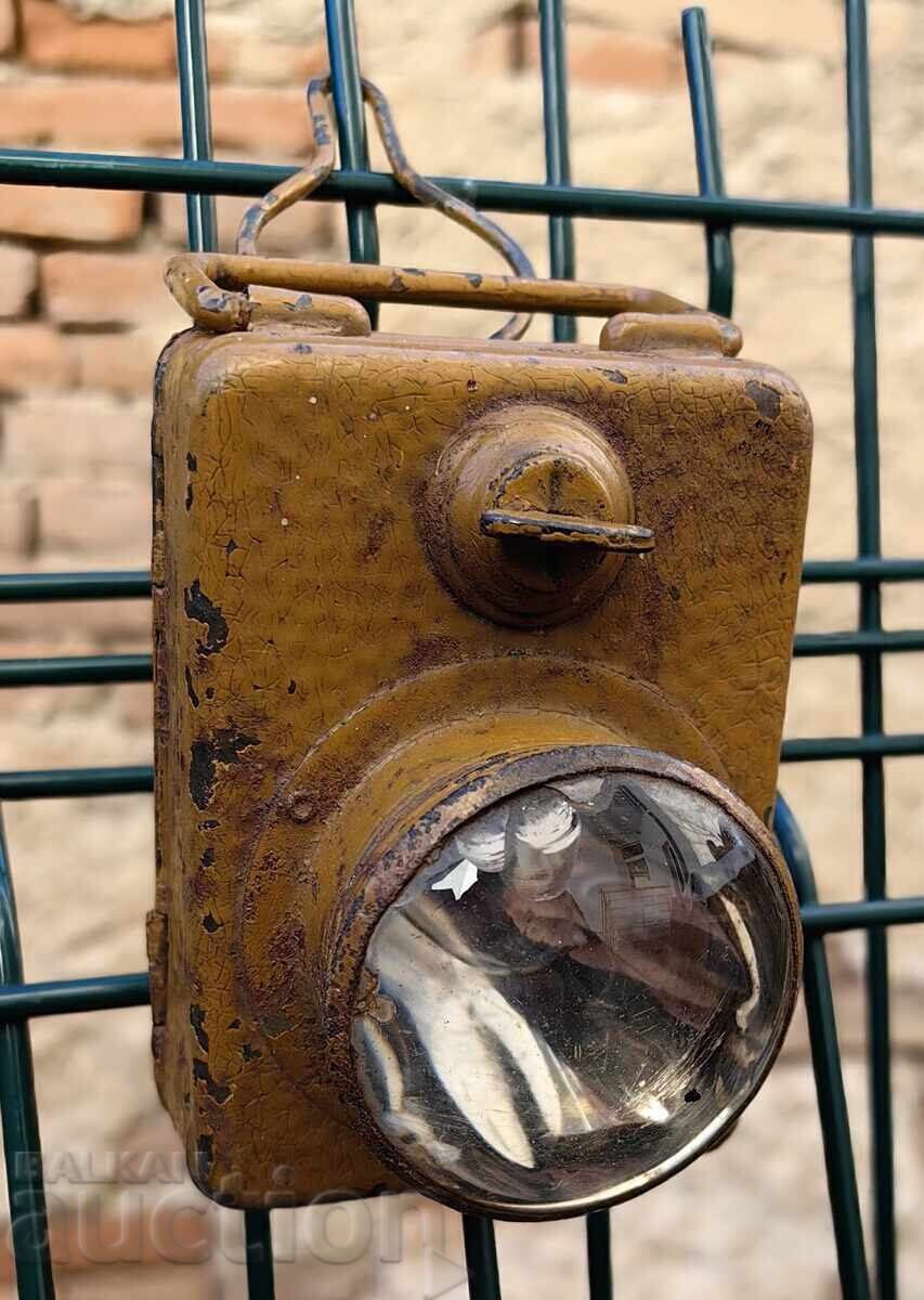 Rare old flashlight, unclear working condition with price € 15.00 | 29.34 BGN Rare old flashlight, unclear working condition with price € 15.00 | 29.34 BGN