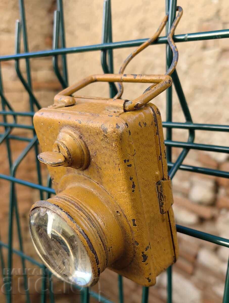 Delivery of Rare old flashlight, unclear working condition Delivery of Rare old flashlight, unclear working condition