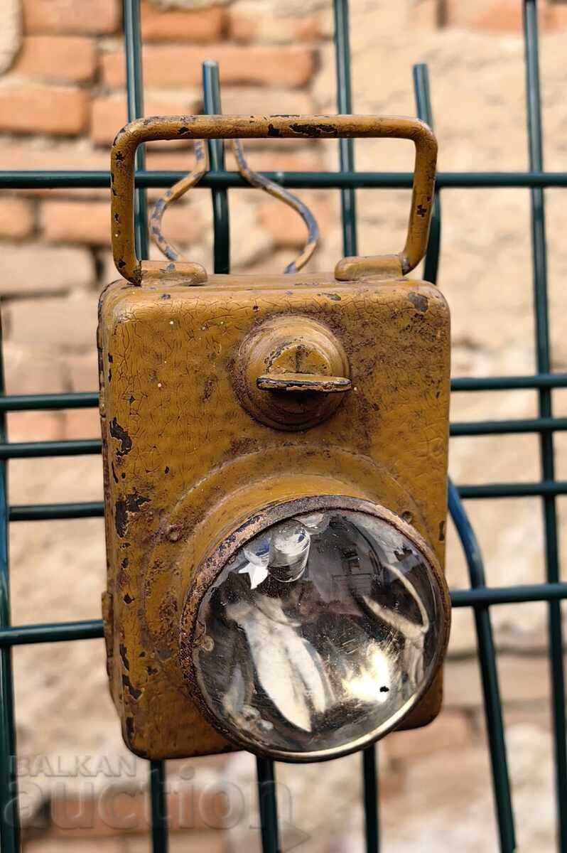 Rare old flashlight, unclear working condition Rare old flashlight, unclear working condition