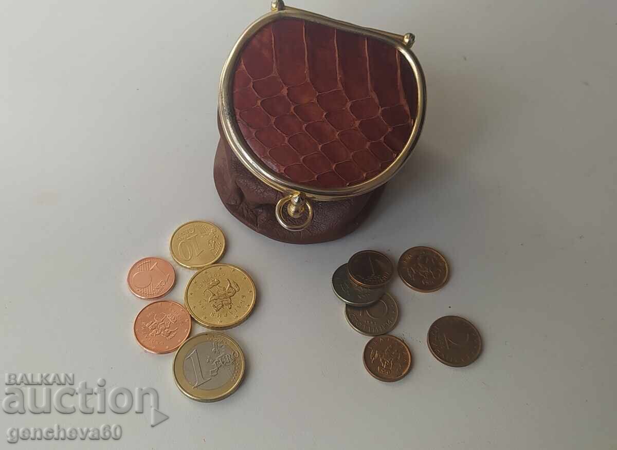 Σπάνια εύρεση πορτοφολιού για κέρματα από δέρμα φιδιού Σπάνια εύρεση πορτοφολιού για κέρματα από δέρμα φιδιού