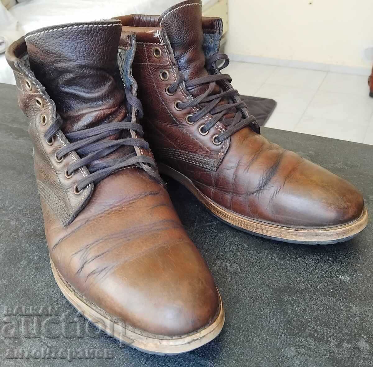 Men's boots, leather, size 42.5, by the brand Superdry with price € 20.00 | 39.12 BGN Men's boots, leather, size 42.5, by the brand Superdry with price € 20.00 | 39.12 BGN