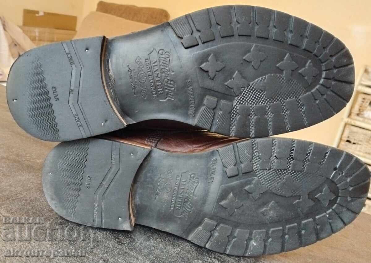 Auction Men's boots, leather, size 42.5, by the brand Superdry Auction Men's boots, leather, size 42.5, by the brand Superdry