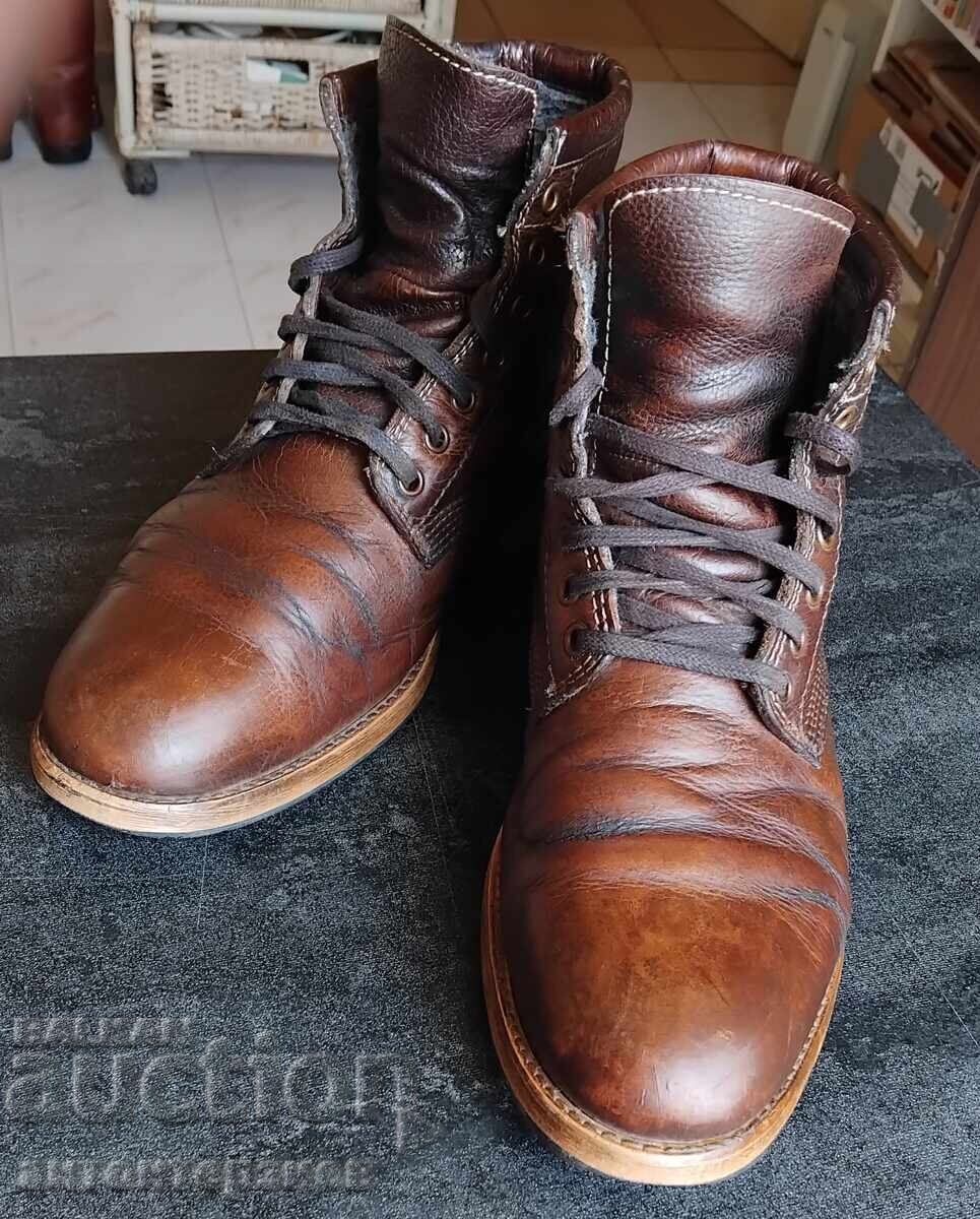 Delivery of Men's boots, leather, size 42.5, by the brand Superdry Delivery of Men's boots, leather, size 42.5, by the brand Superdry