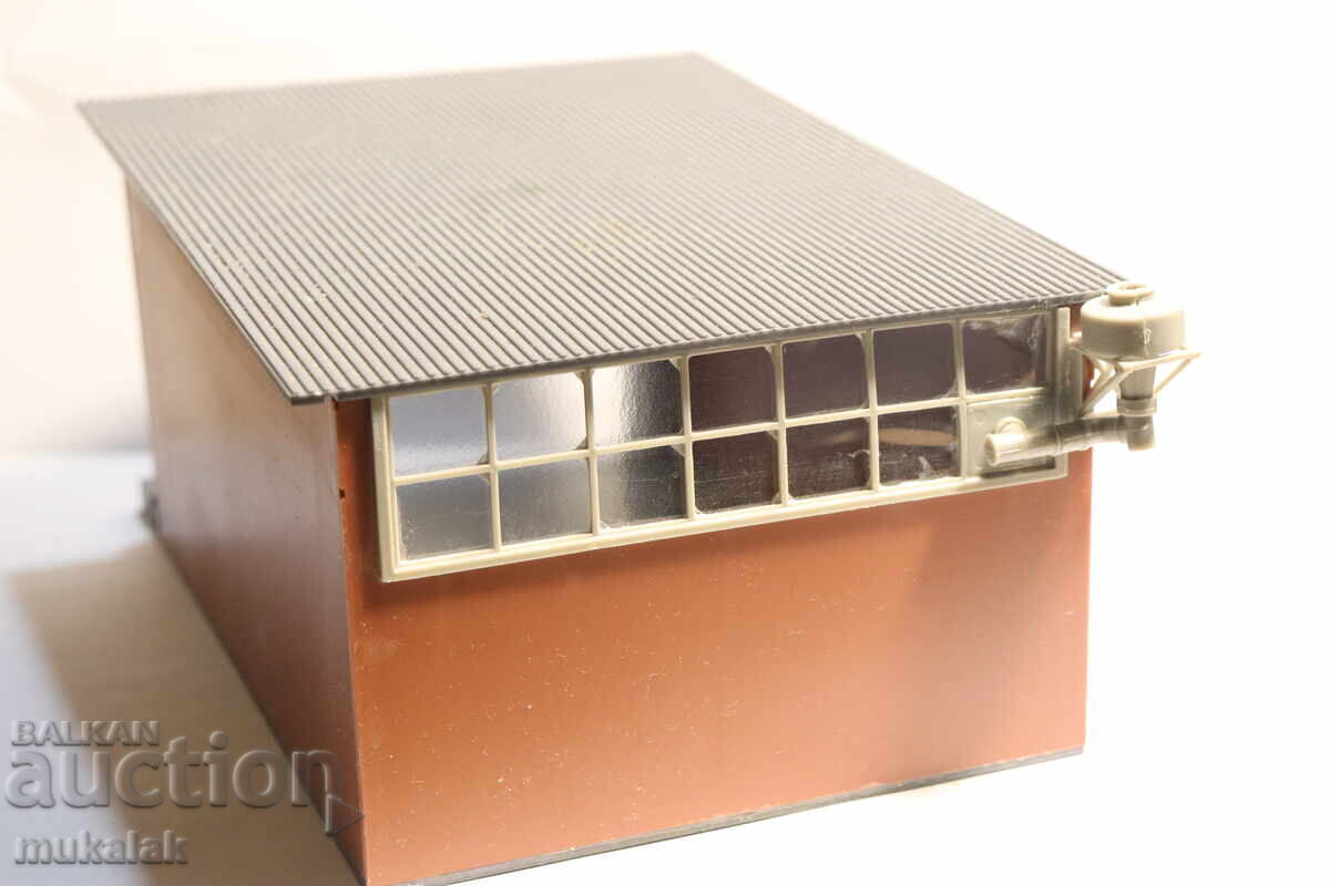 FALLER? KIBRI?   H0 1/87 СГРАДА СЕРВИЗ ХАЛЕ  ВАГОН  ВЛАК  ЖП - 5