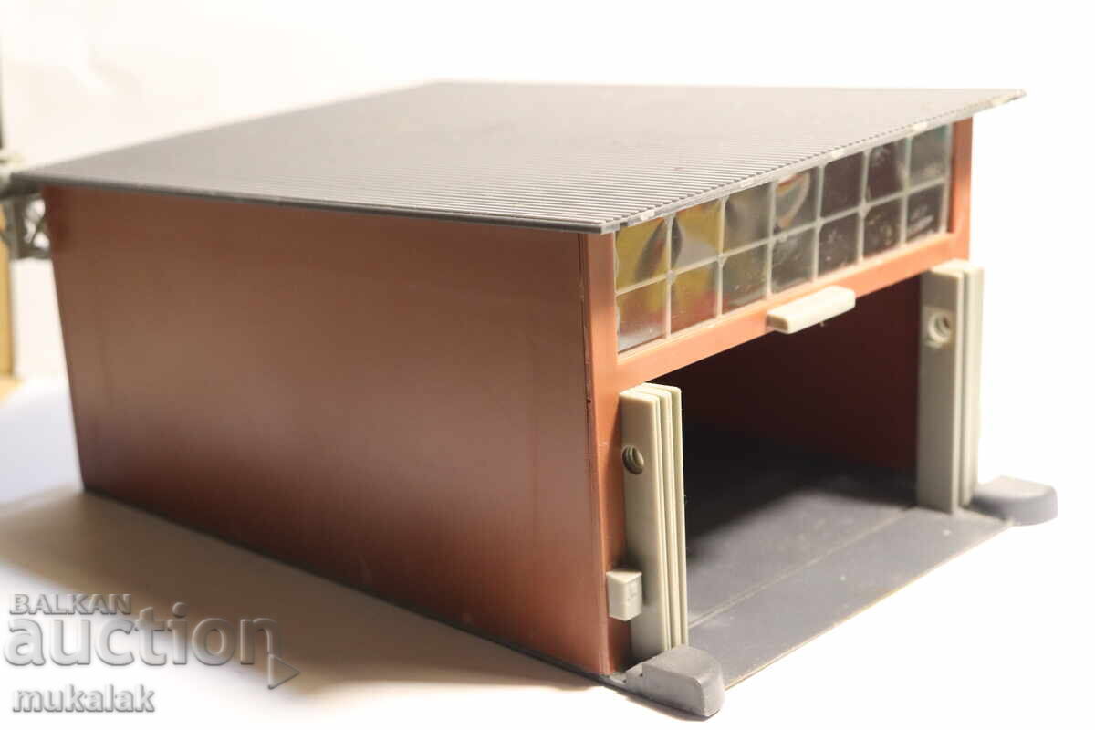 FALLER? KIBRI?   H0 1/87 СГРАДА СЕРВИЗ ХАЛЕ  ВАГОН  ВЛАК  ЖП