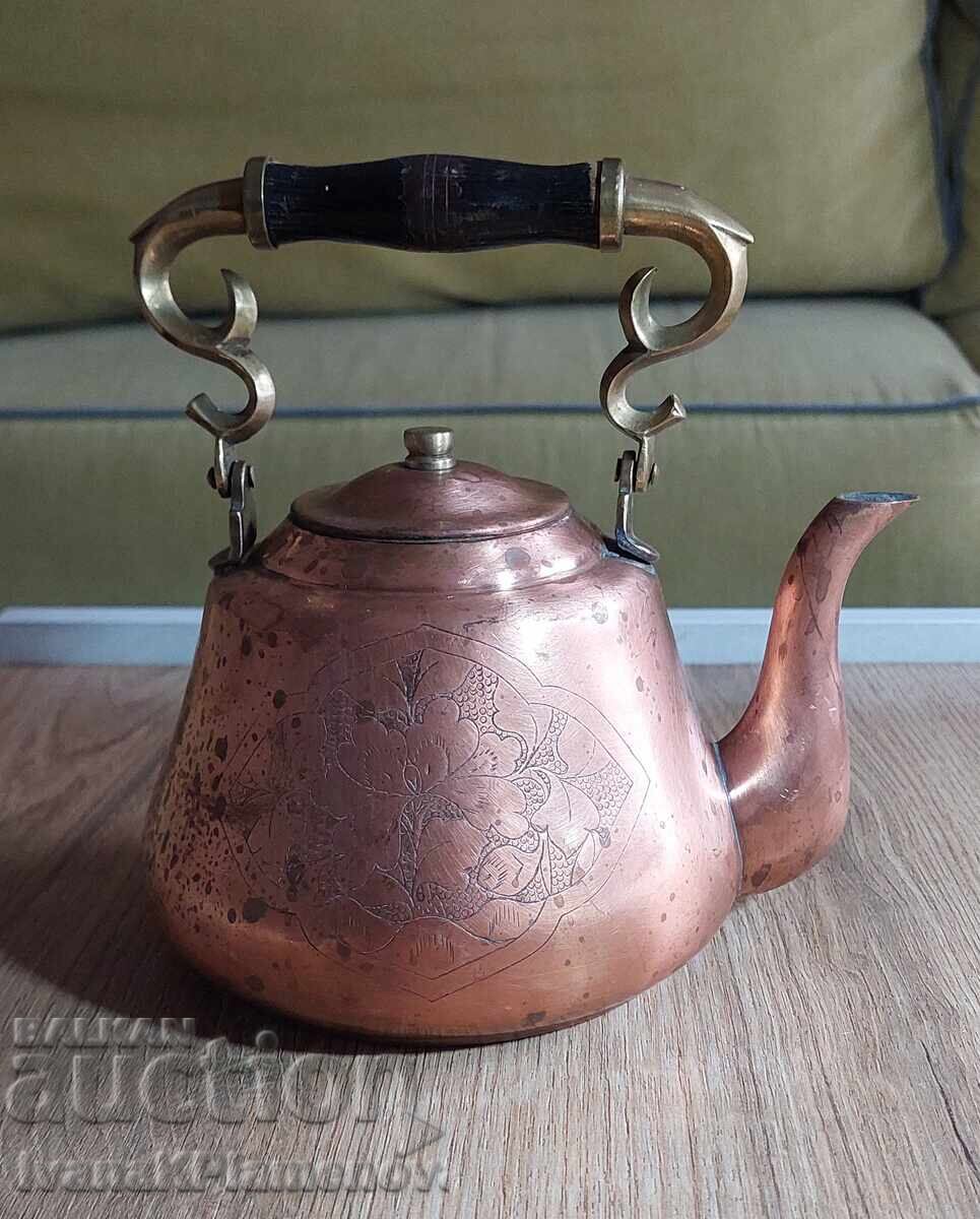 Τσαγιέρα μέλι με χοντρή λαβή από μπρούτζο για γνώστες Τσαγιέρα μέλι με χοντρή λαβή από μπρούτζο για γνώστες