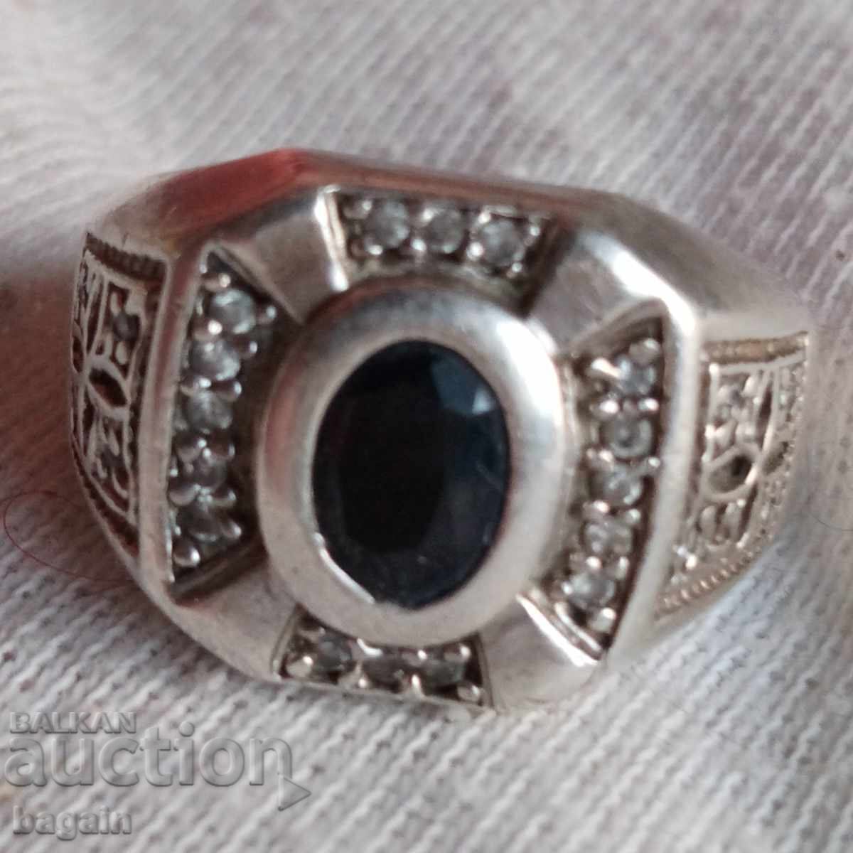 Аукцион Уникален пръстен с голям сапфир. Сребро.