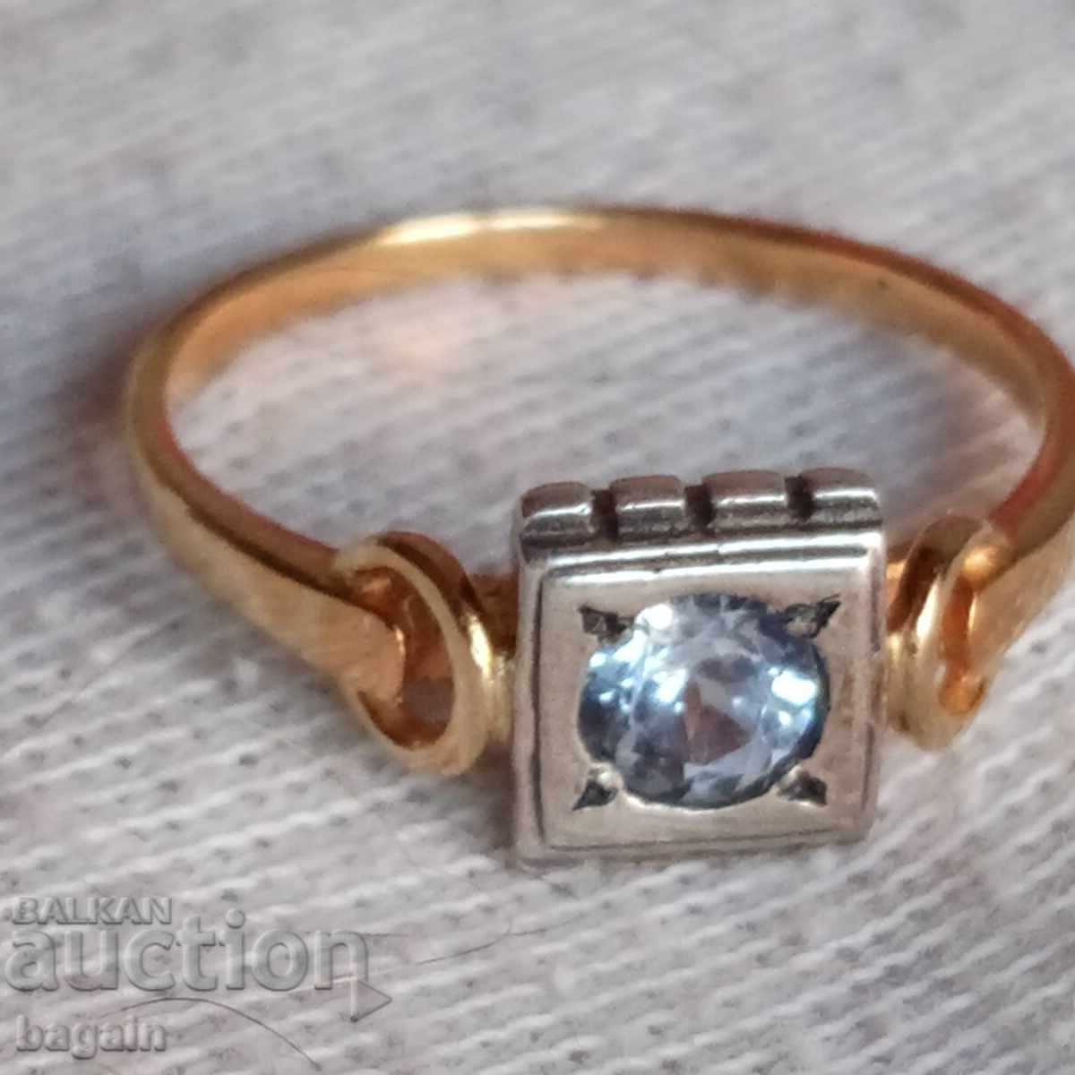 Ασημένιο δαχτυλίδι με aquamarine και επιχρύσωση Ασημένιο δαχτυλίδι με aquamarine και επιχρύσωση
