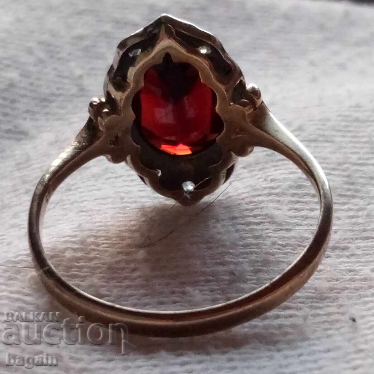Ασημένιο δαχτυλίδι με μεγάλο γρανάτη και ζιργκόν με τιμή € 26.00 | 50.85 BGN