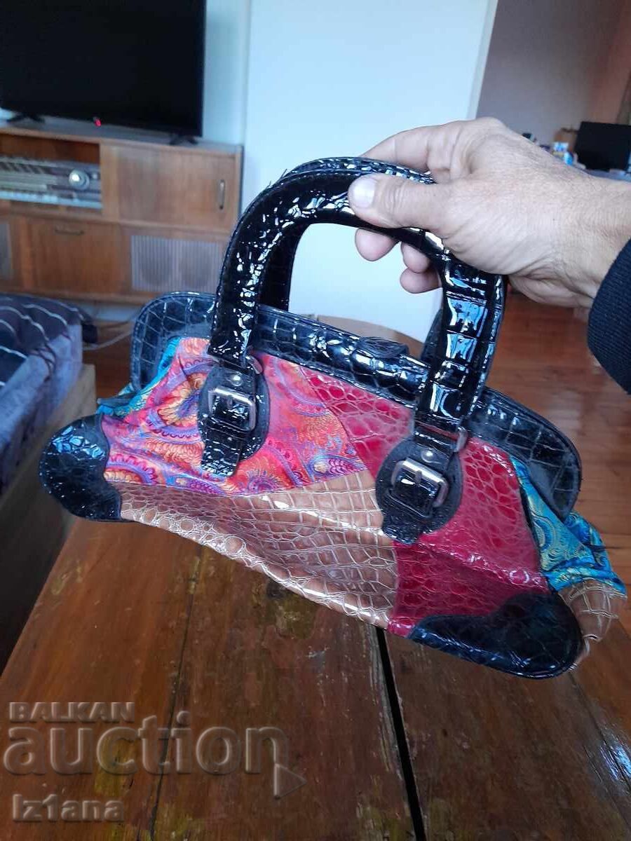 Livrarea Geantă de mână Livrarea Geantă de mână