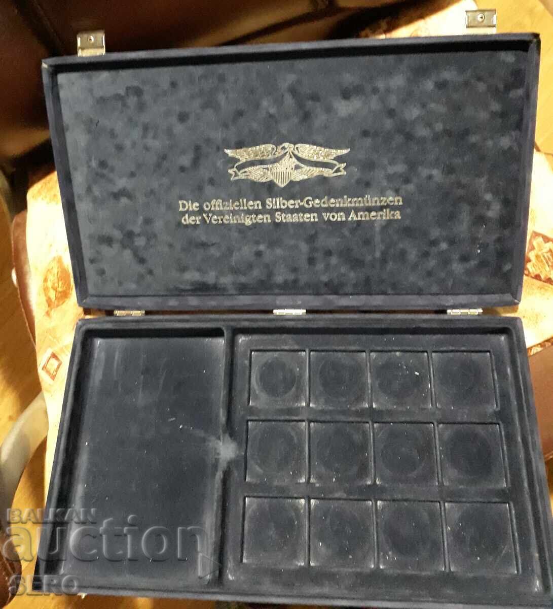 Cutie pentru 12 monede cu dimensiunea 54-56 mm cu preț € 5.01 | 9.80 BGN