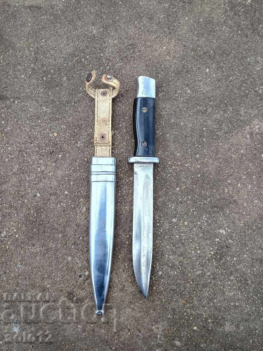 Delivery of Old knife for daily use