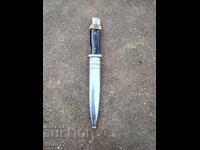 Стар нож на дневалния.