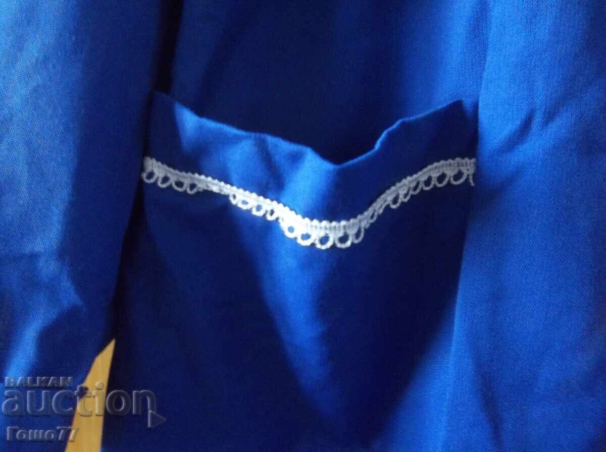 Παράδοση Μια ποδιά Παράδοση Μια ποδιά