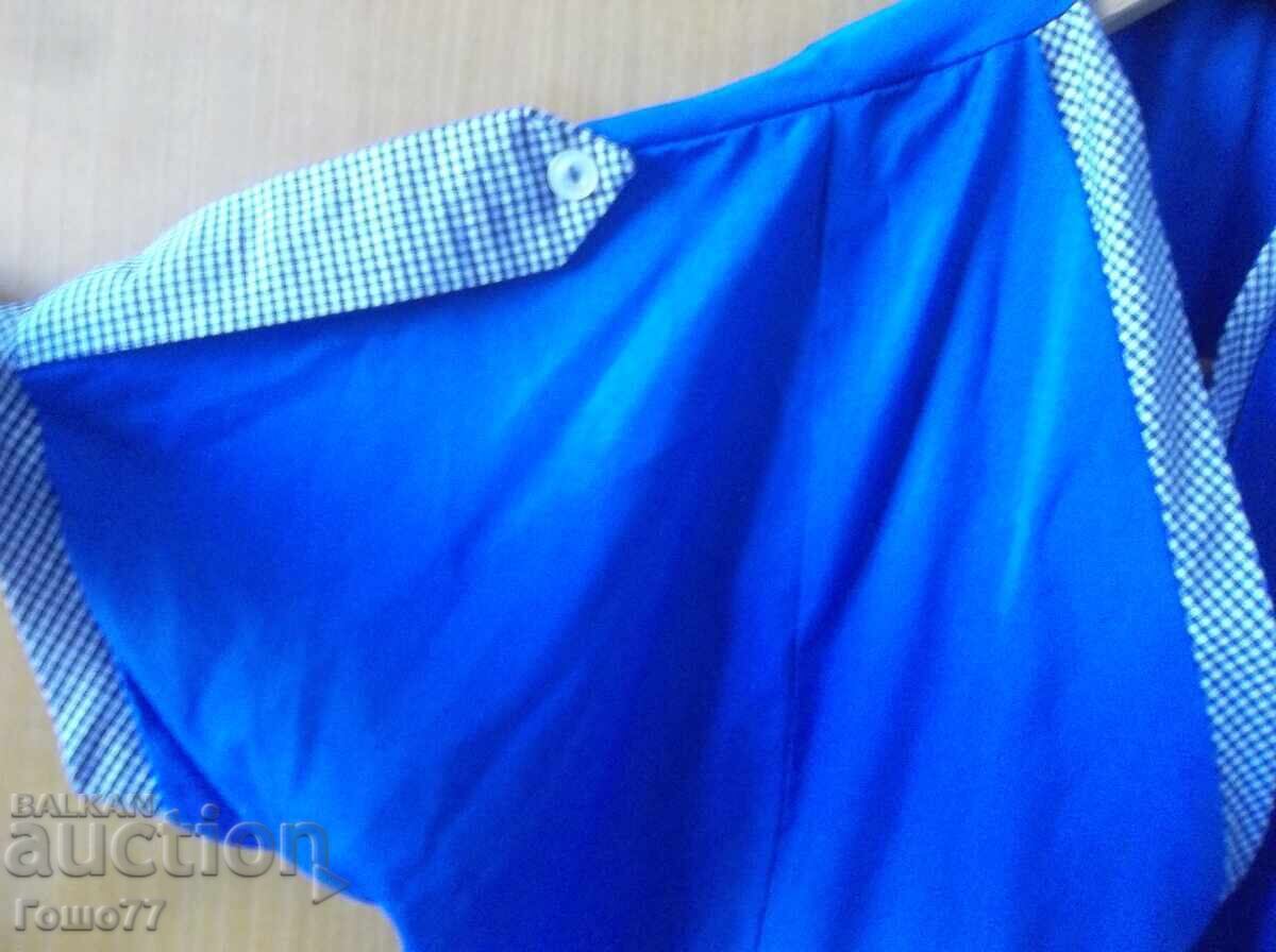 Μια ποδιά με τιμή € 2.00 | 3.91 BGN Μια ποδιά με τιμή € 2.00 | 3.91 BGN