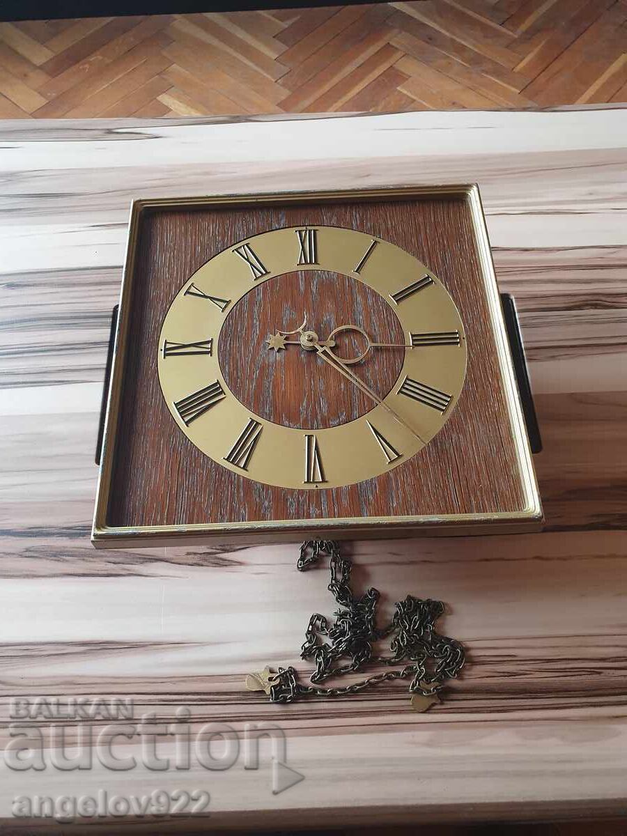 Красив стенен часовник!!! с цена € 0.01 | 0.02 лв.