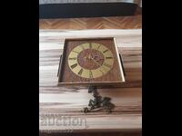 Красив стенен часовник!!!