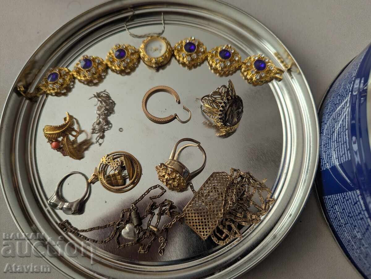 Lot bijuterii de la 0.01 euro cu preț € 3.50 | 6.85 BGN Lot bijuterii de la 0.01 euro cu preț € 3.50 | 6.85 BGN