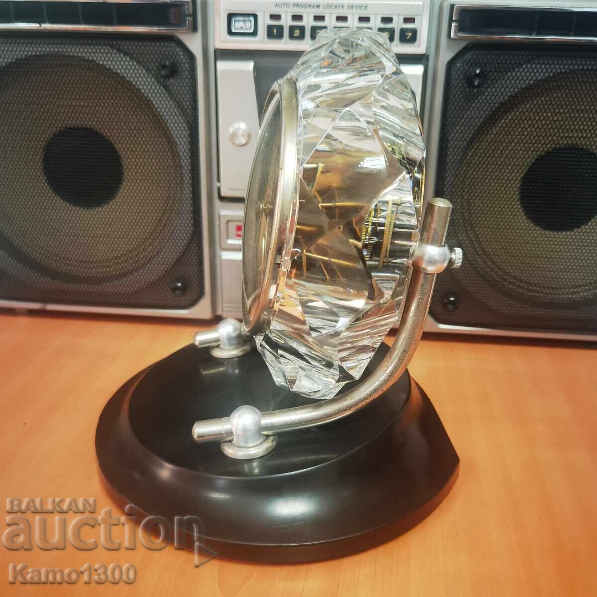 Ретро настолен часовник "Маяк" (СССР, 60-те/70-те) с цена € 30.00 | 58.67 лв. Ретро настолен часовник "Маяк" (СССР, 60-те/70-те) с цена € 30.00 | 58.67 лв.