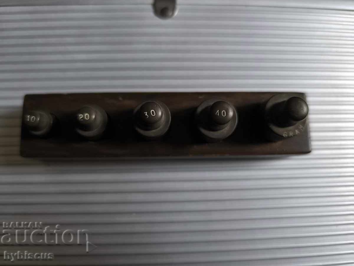 Стари вносни тежести 5 броя в кутийки