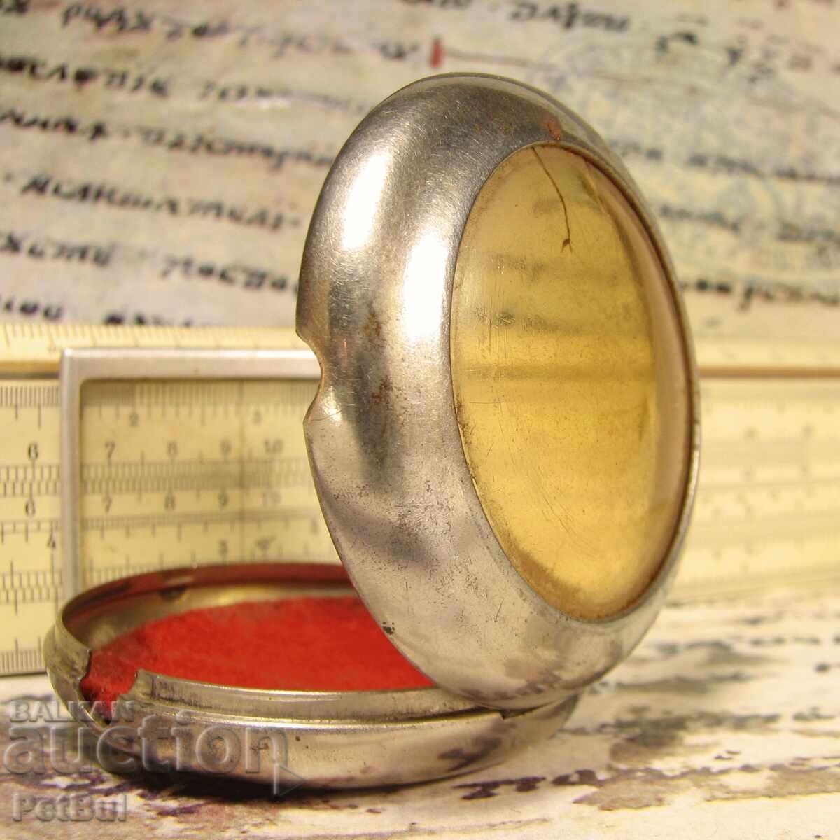 Cutie Veche pentru Ceas de Buzunar Catifea Roșie Marcată cu preț € 24.99 | 48.88 BGN