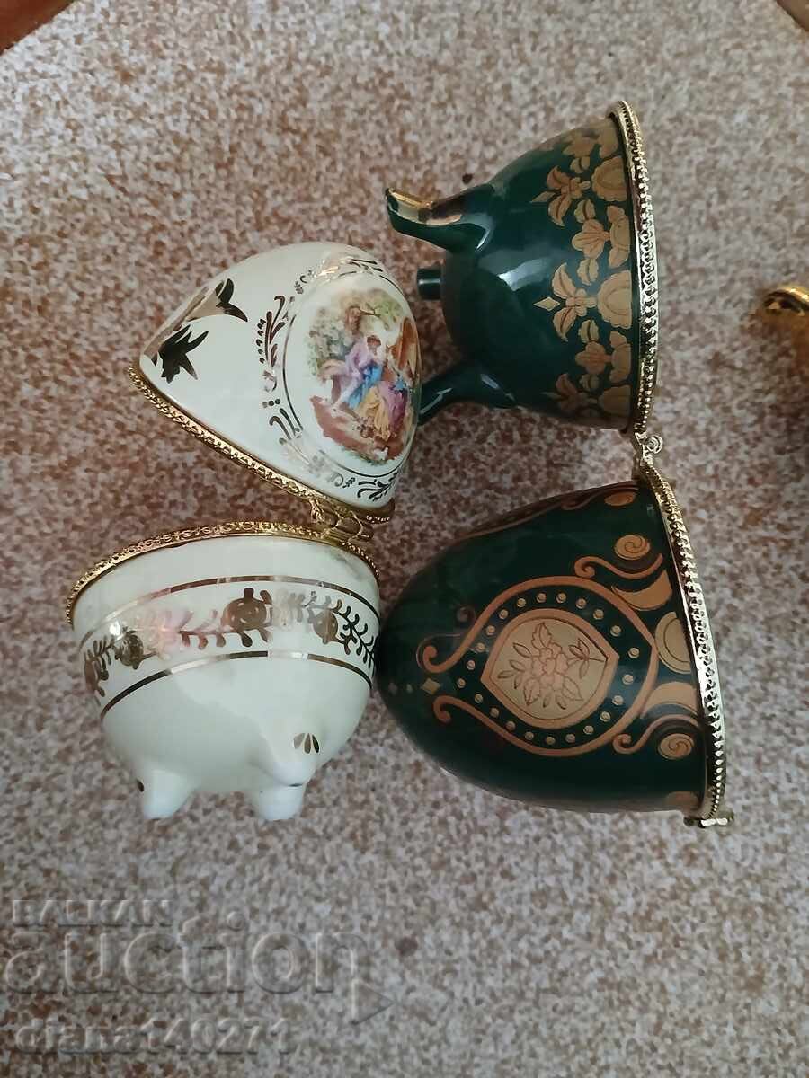 Τρία αυγά, ένα διακοσμητικό και δύο τύπου "Φαμπερζέ" με τιμή € 19.00 | 37.16 BGN Τρία αυγά, ένα διακοσμητικό και δύο τύπου "Φαμπερζέ" με τιμή € 19.00 | 37.16 BGN