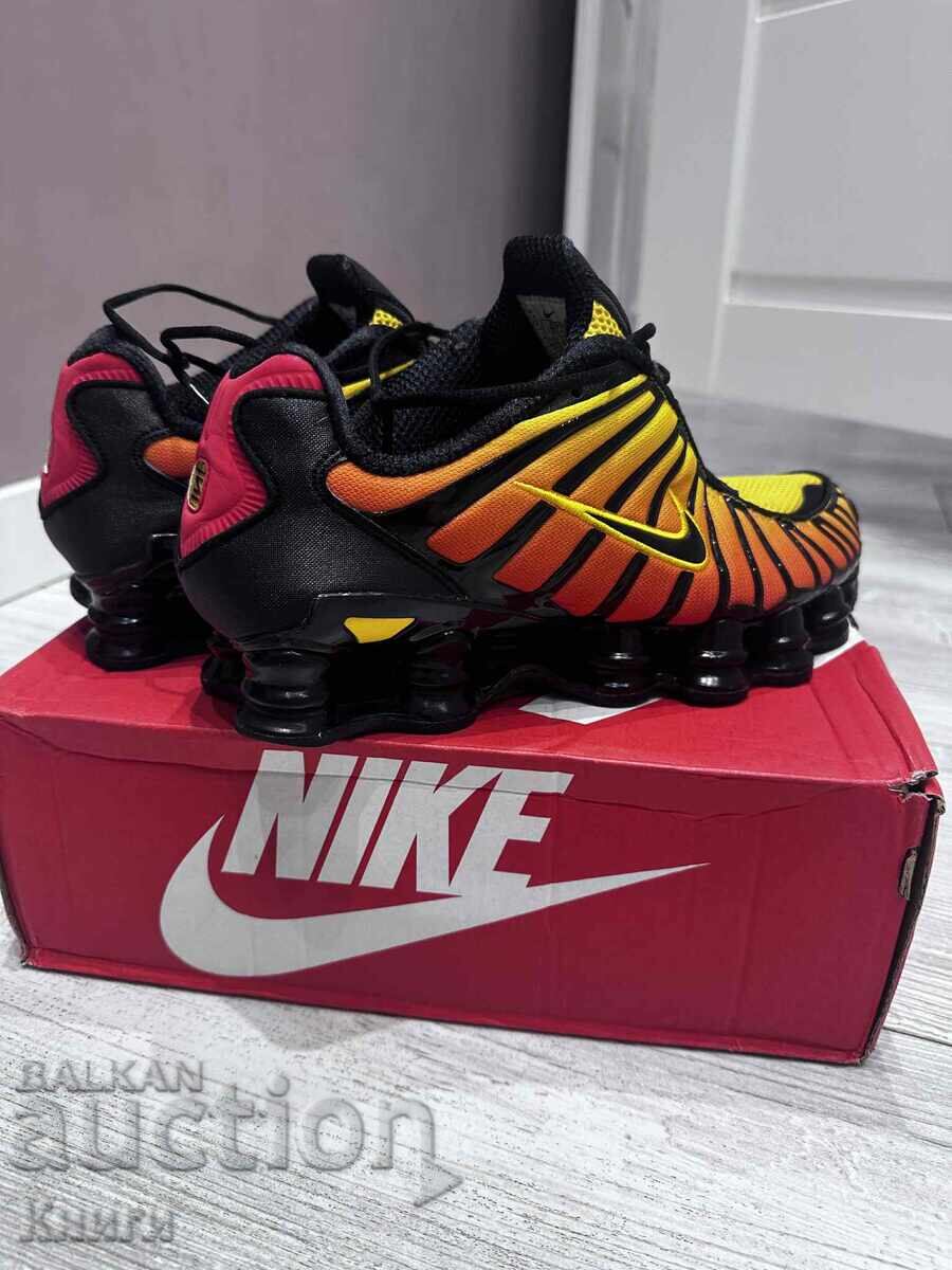 Nike Shox Sneakers - Size 43 - 7 Nike Shox Sneakers - Size 43 - 7