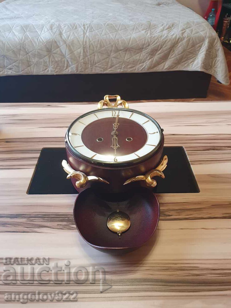 Красив стенен часовник РАБОТЕЩ