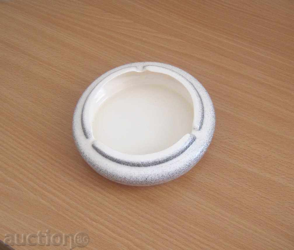 Licitație scrumieră nouă din porțelan