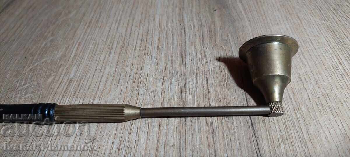 Доставка на Гасител за свещи бронз ретро за ценители