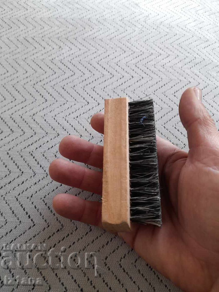 Аукцион Стара четка за дрехи Аукцион Стара четка за дрехи