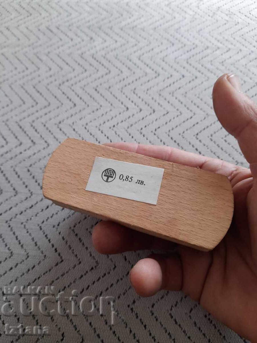 Доставка на Стара четка за дрехи Доставка на Стара четка за дрехи