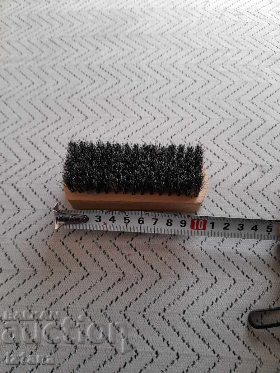 Стара четка за дрехи - 5 Стара четка за дрехи - 5