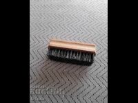 Perie veche pentru haine