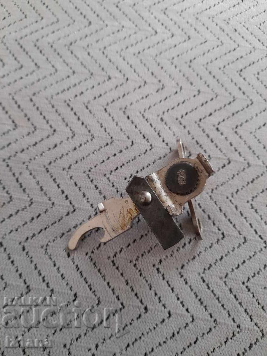 Licitație Deschis de conserve vechi