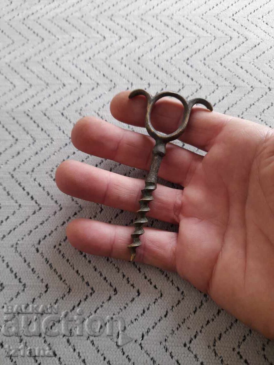 Παλιό τιρμπουσόν με τιμή € 9.00 | 17.60 BGN