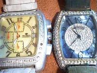 2 Beautiful 4-hour Watches Working