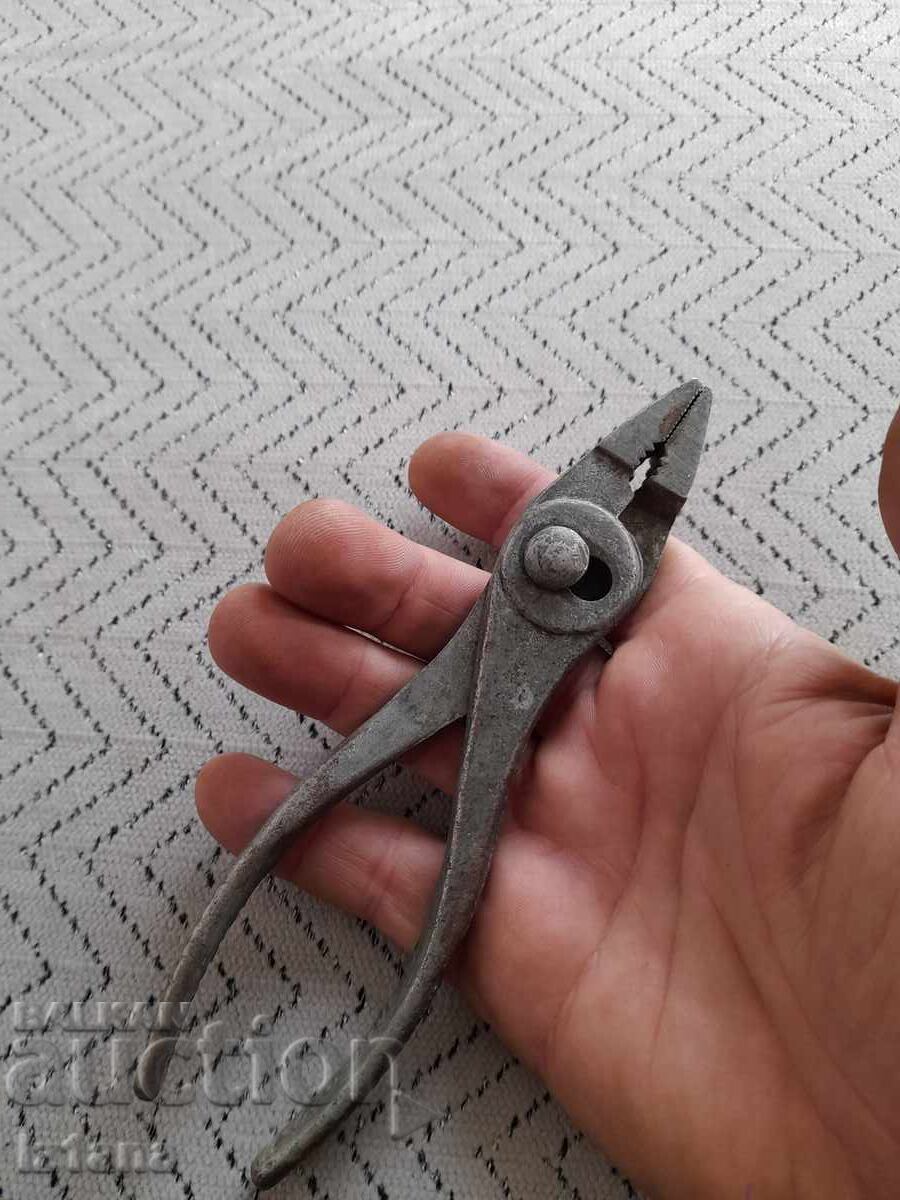 Δημοπρασία Παλιά πένσα Lada, VAZ Δημοπρασία Παλιά πένσα Lada, VAZ