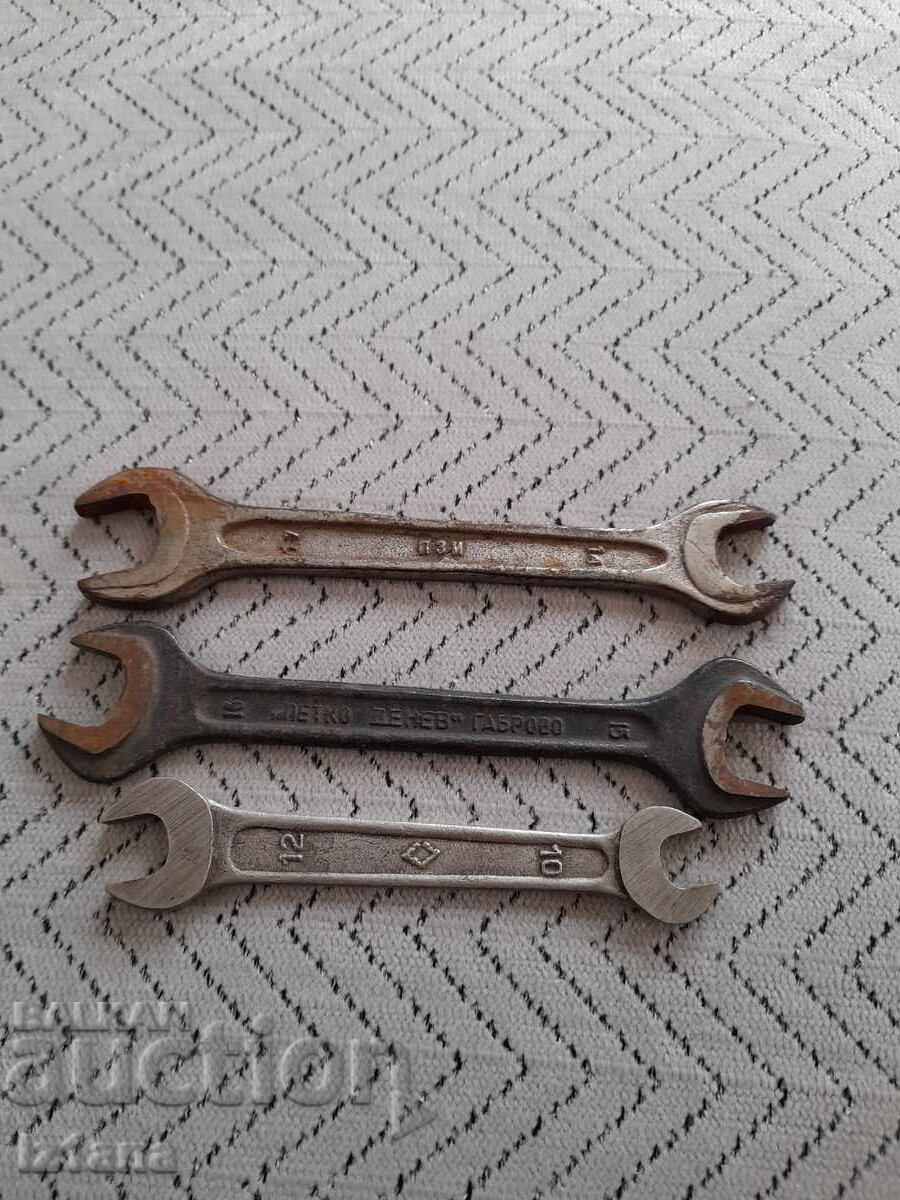 Παλιά γαλλικά κλειδιά με τιμή € 14.00 | 27.38 BGN Παλιά γαλλικά κλειδιά με τιμή € 14.00 | 27.38 BGN