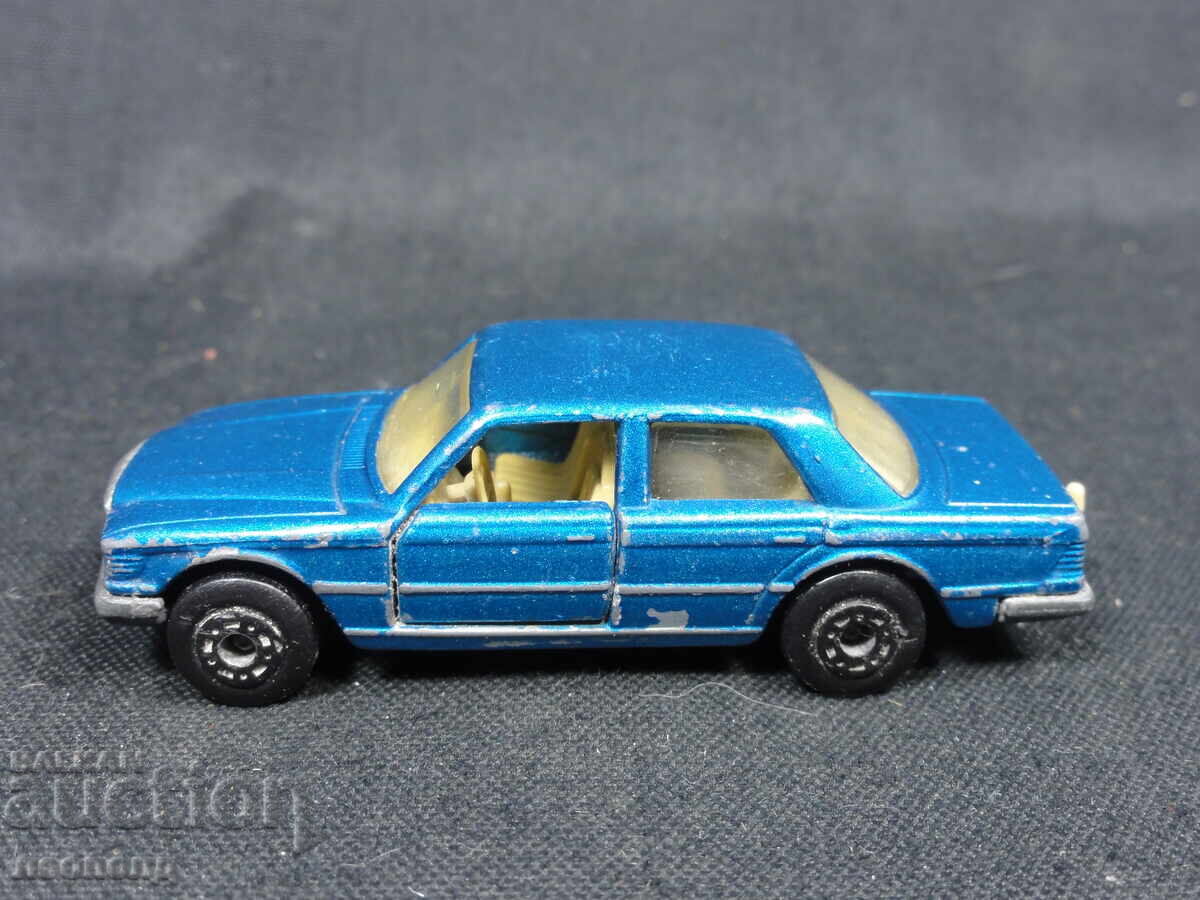 VECHE CĂRUȚĂ METALICĂ RETRO MATCHBOX ENGLAND MERCEDES 450SEL cu preț € 10.00 | 19.56 BGN