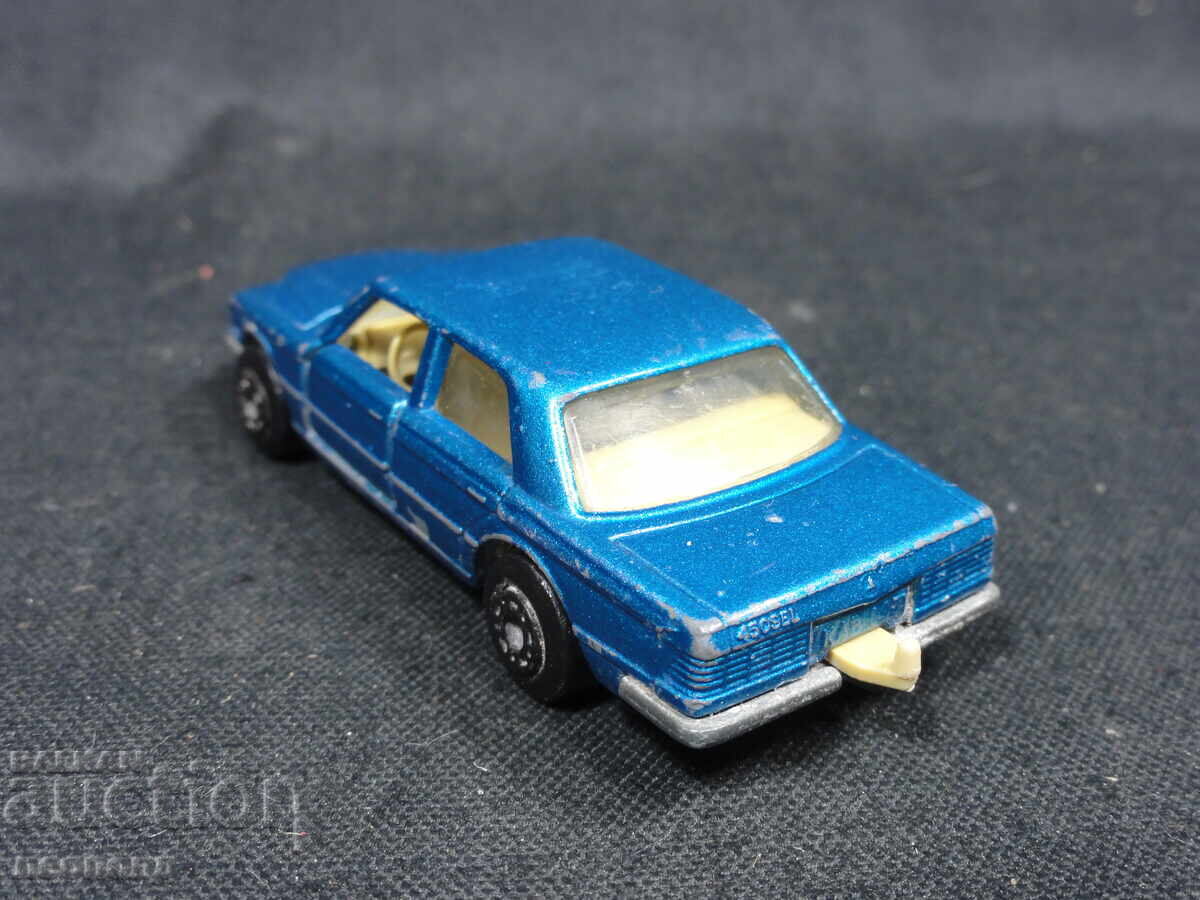 Licitație VECHE CĂRUȚĂ METALICĂ RETRO MATCHBOX ENGLAND MERCEDES 450SEL