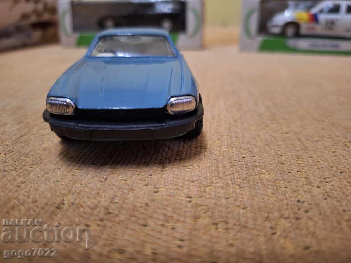 Delivery of JAGUAR XJS 1/38