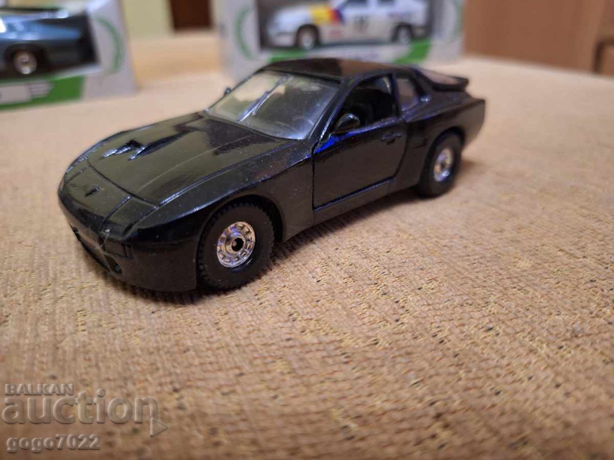 Licitație PORSCHE 944 1/38 Licitație PORSCHE 944 1/38